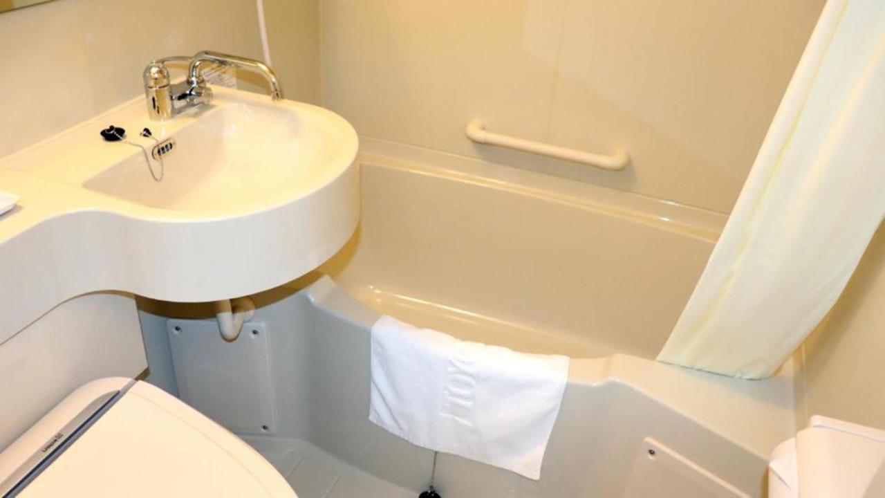 Toyoko Inn Shiki Eki Higashi Guchi Екстериор снимка