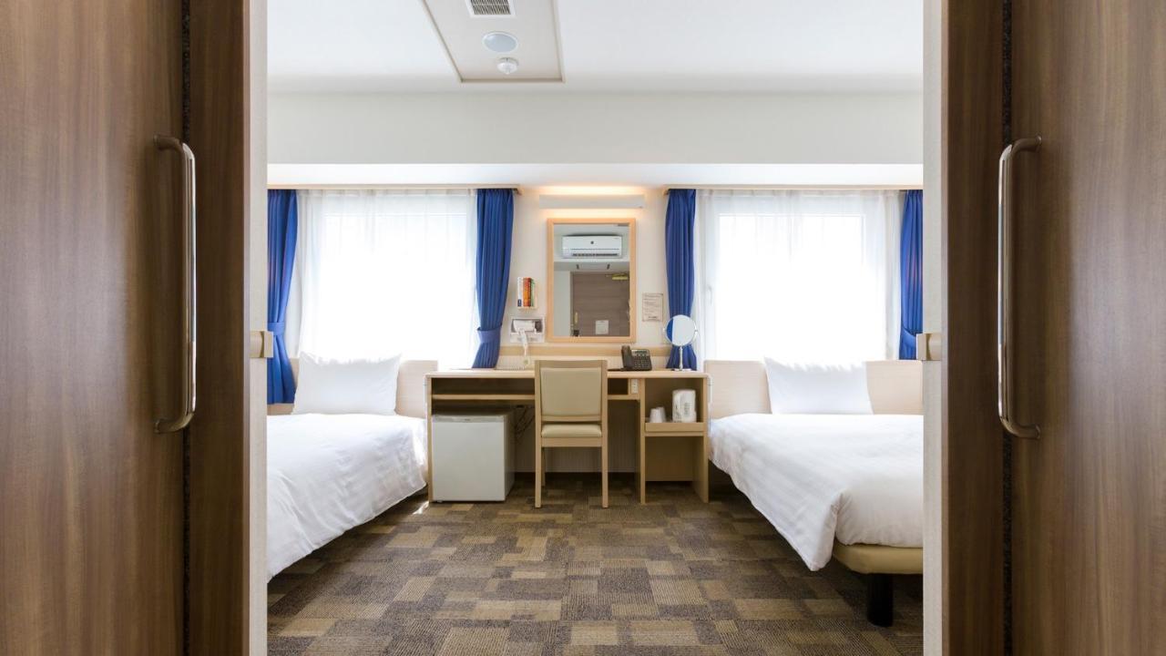Toyoko Inn Shiki Eki Higashi Guchi Екстериор снимка