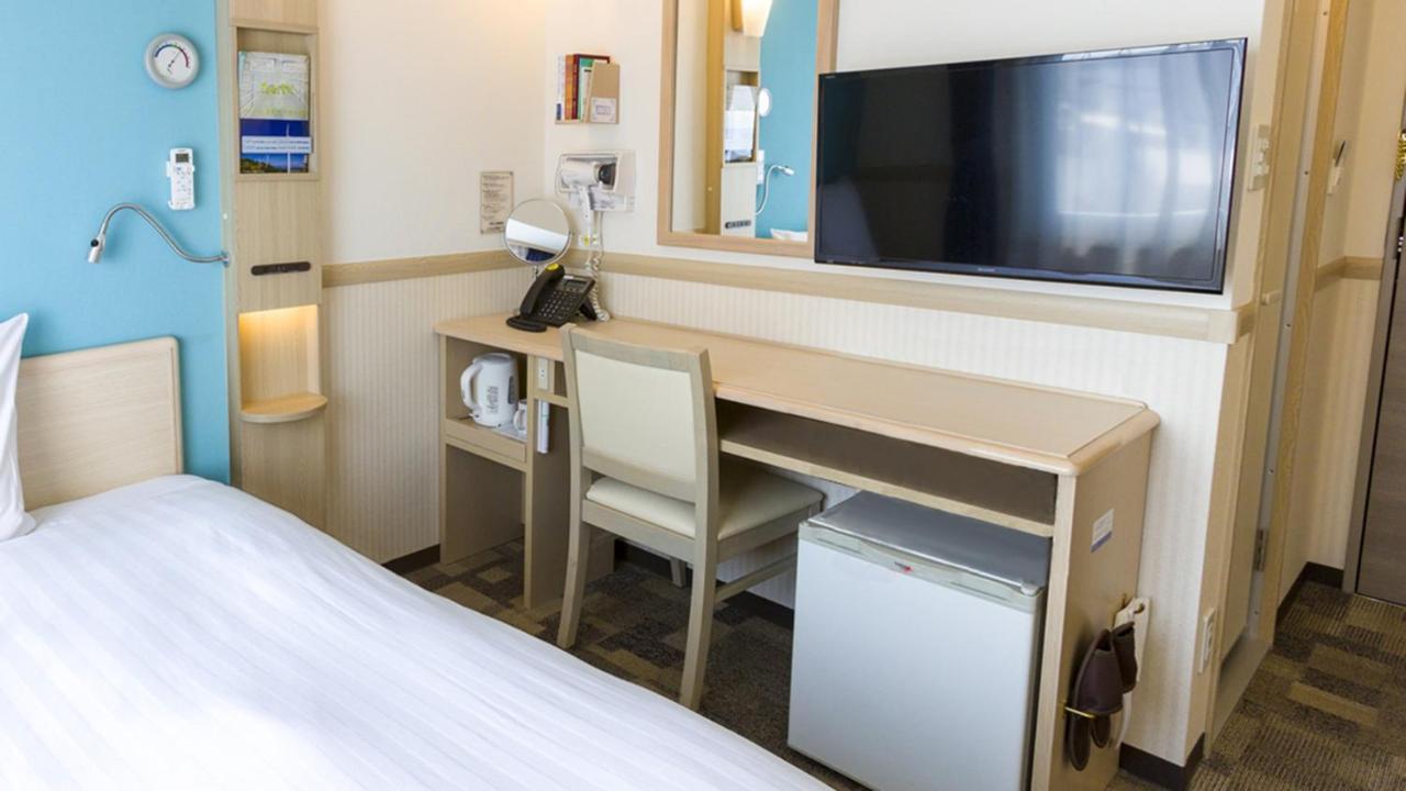 Toyoko Inn Shiki Eki Higashi Guchi Екстериор снимка