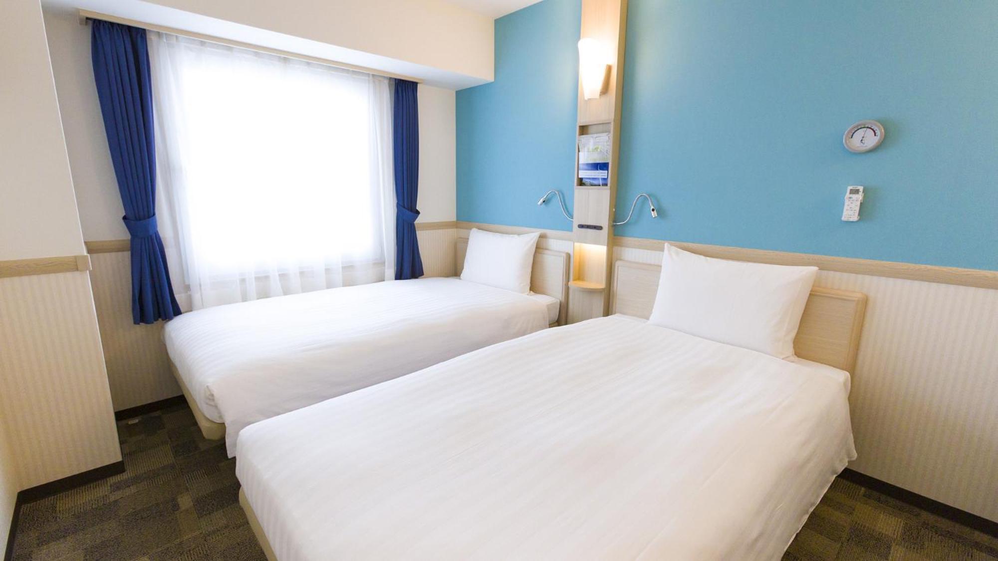 Toyoko Inn Shiki Eki Higashi Guchi Стая снимка